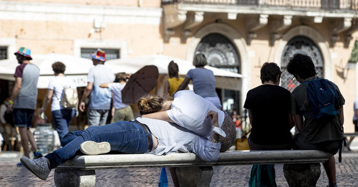 covid,-casi-ancora-su,-sono-4259-in-24-ore.-raddoppiano-le-vittime