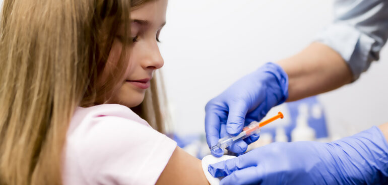piano-giovani,-i-ragazzi-si-vaccinano-senza-prenotazione.-obiettivo:-60%-di-immuni-per-l’inizio-della-scuola