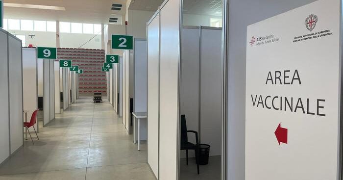 vaccini:-negli-hub-sardegna-si-rivedono-gli-over-60