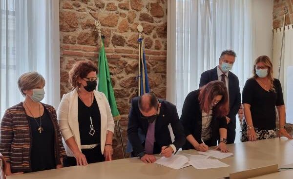 firmato-protocollo-d’intesa-fnopi-cnoas:-infermieri-e-assistenti-sociali-insieme-per-la-salute,-a-partire-dai-fragili