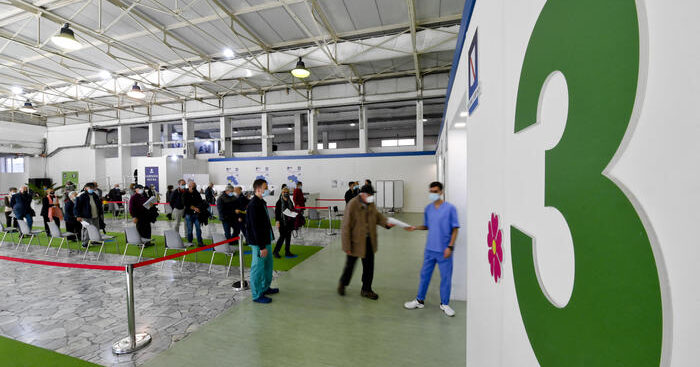 vaccini,-speranza:-‘terza-dose-dal-1-dicembre-per-i-40-60enni’