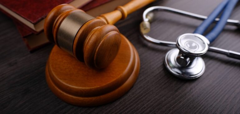 diagnosi-tardiva-di-patologia-terminale,-medico-rischia-condanna-dopo-30-anni.-nuovi-scenari-preoccupanti-per-la-professione-sanitaria
