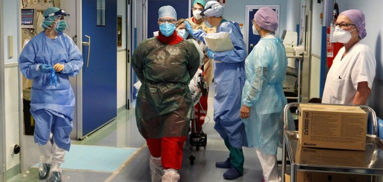 ricoveri-covid,-fiaso:-«in-terapia-intensiva-71%-senza-vaccino,-gli-altri-vaccinati-senza-booster»