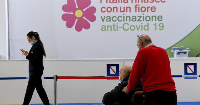 covid:-vaccini,-dall’obbligo-per-gli-over-50-fatte-685mila-prime-dosi
