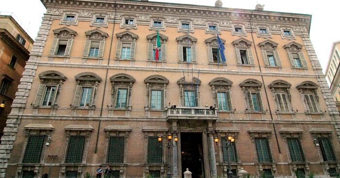 mattarella-giura-giovedi-in-parlamento,-dopo-si-torna-a-lavorare-su-milleproroghe-e-decreti-covid