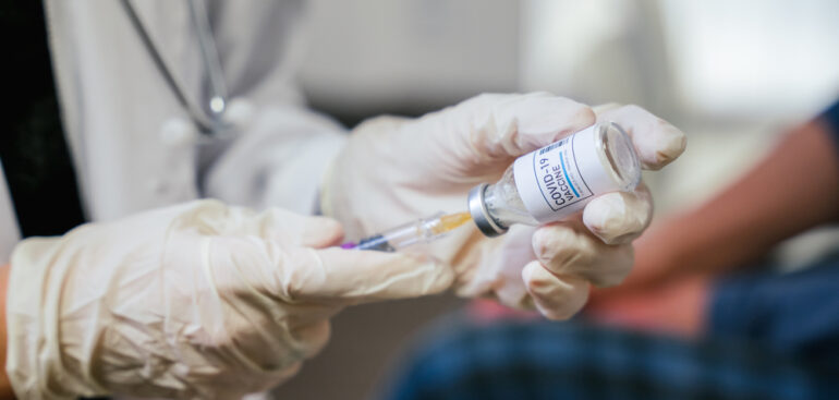 vaccinazione-falsificata-a-un-paziente,-opi-varese-precisa:-«non-e-stato-un-infermiere»