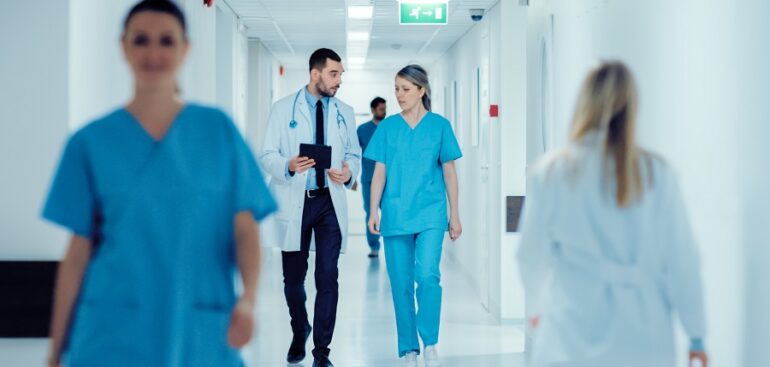 visite-mediche-gratuite-per-famiglie-a-basso-reddito:-e-la-cura-sospesa,-il-progetto-che-unisce-la-salute-e-il-sociale