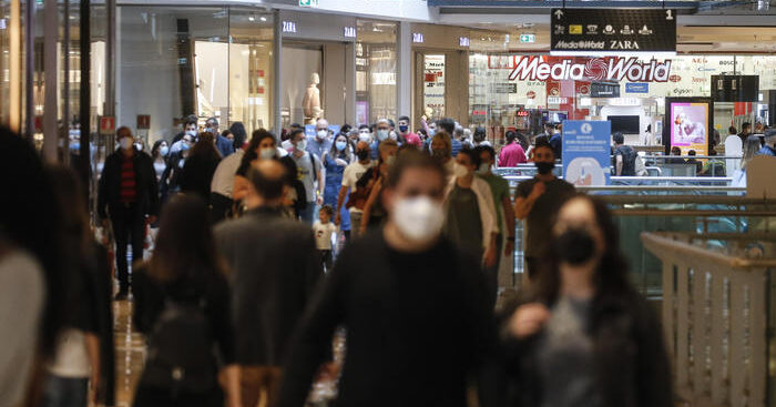 mascherine-al-chiuso-e-pass-restano,-ipotesi-quarta-dose