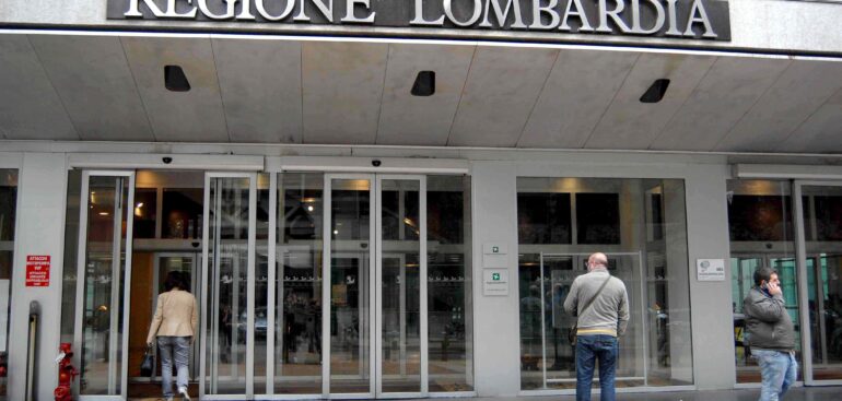 sanita-lombarda:-156-nuovi-camici-bianchi,-ma-le-case-di-comunita-non-convincono-tutti