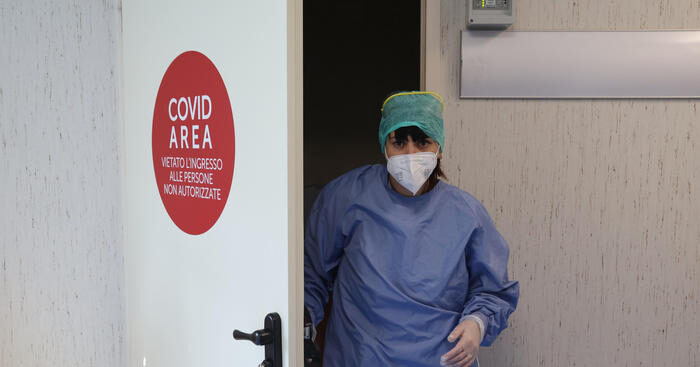 covid:agenas,occupazione-posti-in-reparto-sale-in-12-regioni
