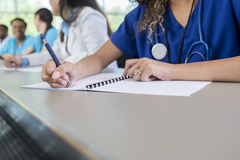 specializzandi-in-corsia,-ufficializzate-le-regole-su-formazione-e-assunzione