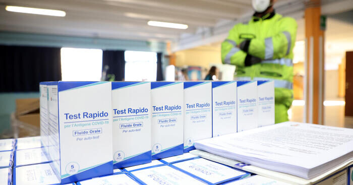 covid:-risale-il-tasso-di-positivita,-su-anche-intensive-e-ricoveri