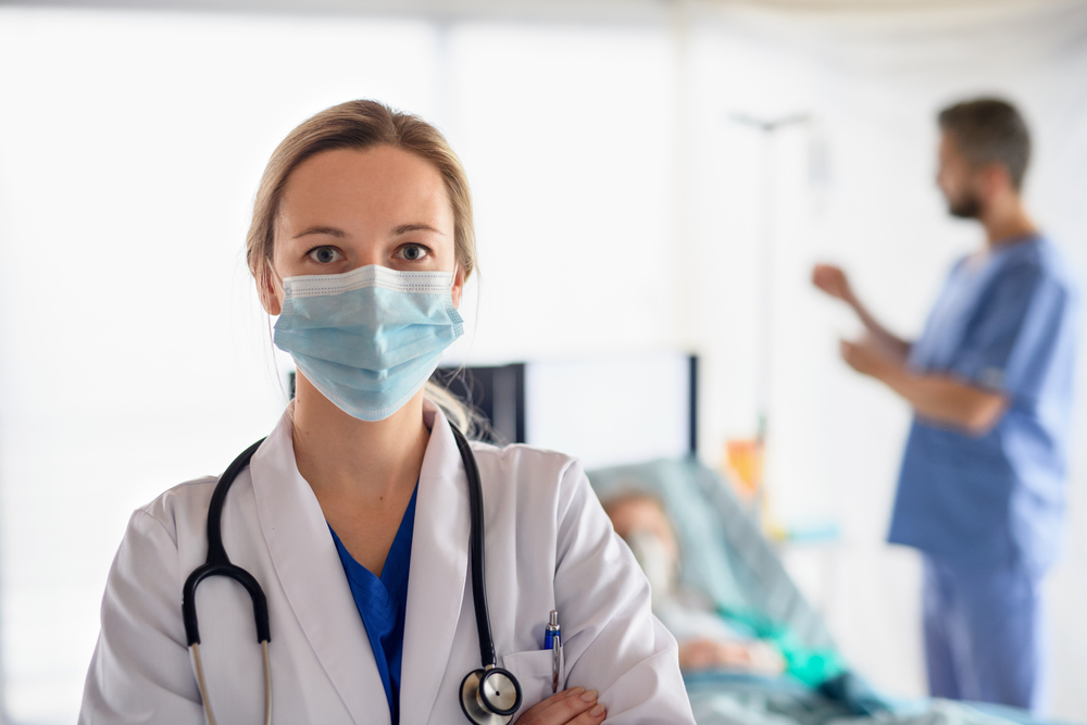donne-in-sanita:-studiano-di-piu-ma-emergono-di-meno