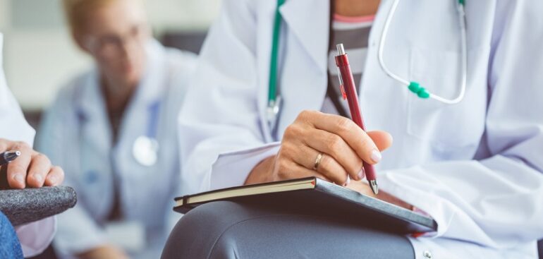 la-medicina-legale-con-anelli.-palermo-(comlas):-«formazione-continua-indispensabile,-non-si-finisce-mai-di-studiare»