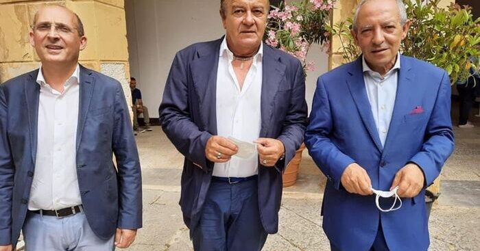 covid:-in-sicilia-hub-vaccinali-rimodulati-ma-sempre-aperti