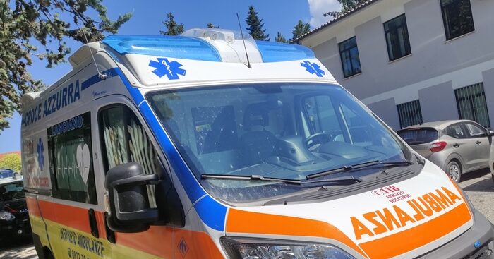 ++-auto-investe-bimbo-e-lo-sbalza-di-dieci-metri,-grave-++