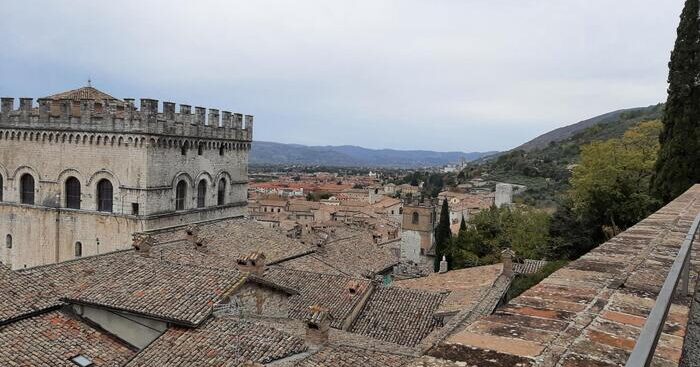 e’-“tendenza”-twitter-ma-usl-smentisce-caso-pranzo-a-gubbio