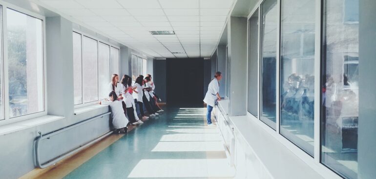 ospedale-di-comunita:-un-“ponte”-per-malati-lievi-e-cronici-tra-l’ospedale-e-il-domicilio