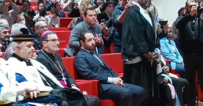 a-scampia-laurea-honoris-causa-al-medico-premio-nobel