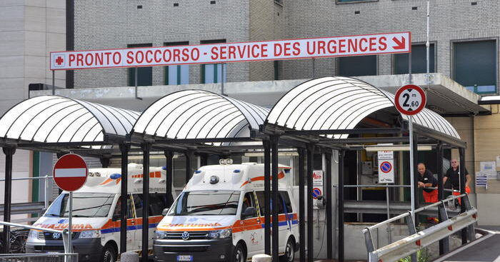 pronto-soccorso-aosta,-aumentano-attese-e-allontanamenti