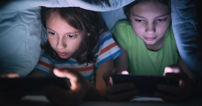 bimbi-troppo-sugli-schermi-con-la-pandemia,-sono-cresciuti-i-disturbi-del-sonno