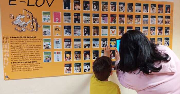 all’ospedale-i-libri-si-leggono-da-un-qrcode-sulla-parete