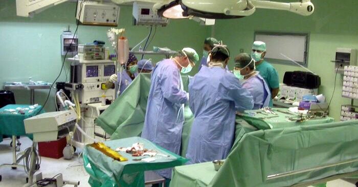 doppio-trapianto-di-reni-in-24-ore-a-novara-per-mamma-e-figlio