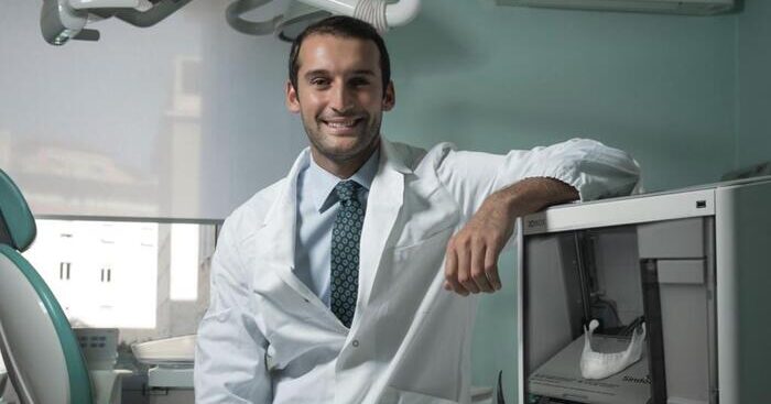 ologrammi-e-3d-in-odontoiatria,-firenze-donna-premia-cicero