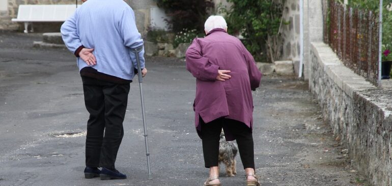anziani,-iss:-un-over-65-su-quattro-rinuncia-alle-cure-per-costi-elevati,-liste-di-attesa-e-paura-del-covid