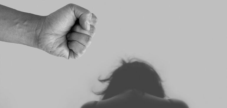 “pronto-intervento-rosa”,-la-sardegna-accanto-alle-vittime-di-violenza