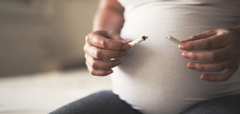 ecig-e-cerotti-aiutano-le-donne-a-smettere-di-fumare-senza-rischi-per-la-gravidanza