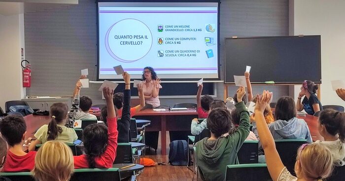 ragazzi-ricercatori-per-un-giorno-alla-sissa-di-trieste