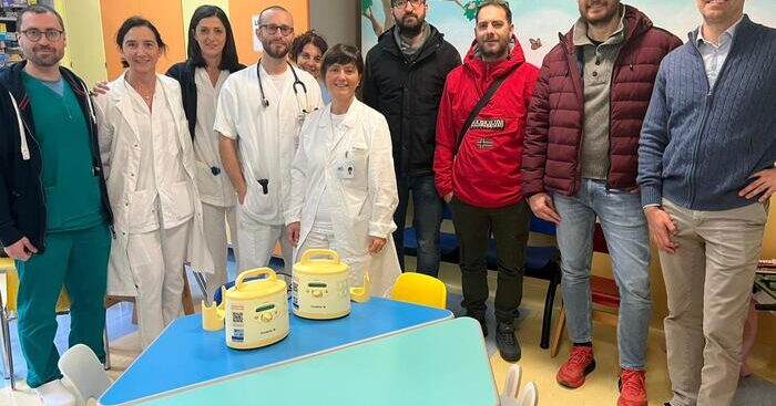 dono-natalizio-in-pediatria-jesi-da-dipendenti-pieralisi-maip