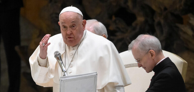 papa,-fino-a-7-10-giorni-per-valutare-la-nuova-terapia