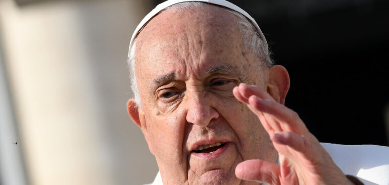 vaia:-‘la-sofferenza-del-papa-riporta-il-tema-degli-anziani-e-fragili’