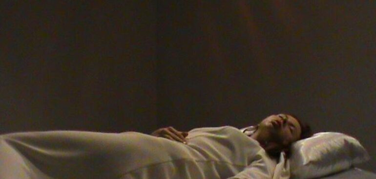 dormire-al-buio-potrebbe-difendere-la-salute-del-cuore