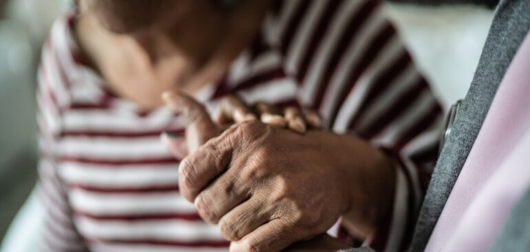 parkinson,-74%-caregiver-assistono-ogni-giorno-ma-senza-sostegni