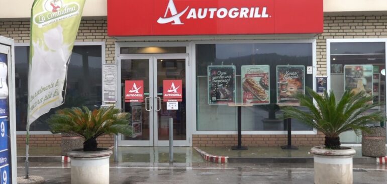 vaia,-‘no-al-junk-food,-autogrill-cambi-i-cartelli-nelle-aree-di-servizio’