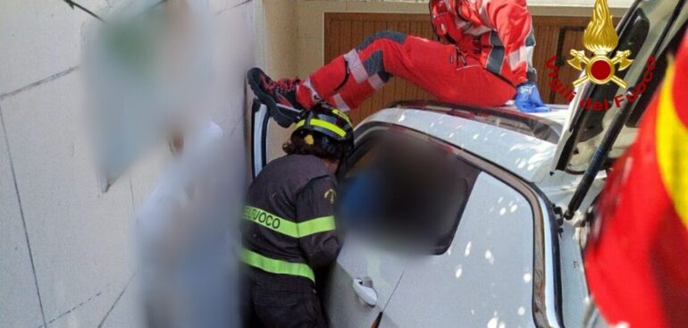 uomo-schiacciato-dalla-sua-auto-lungo-la-rampa-del-garage