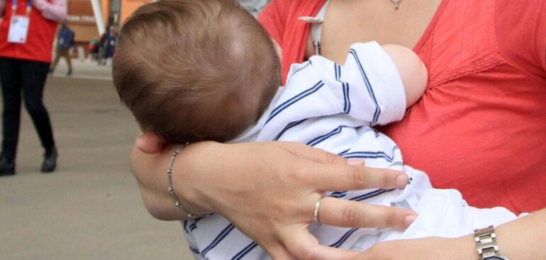 allattare-al-seno-dopo-un-tumore-e-sicuro-per-mamma-e-bimbo