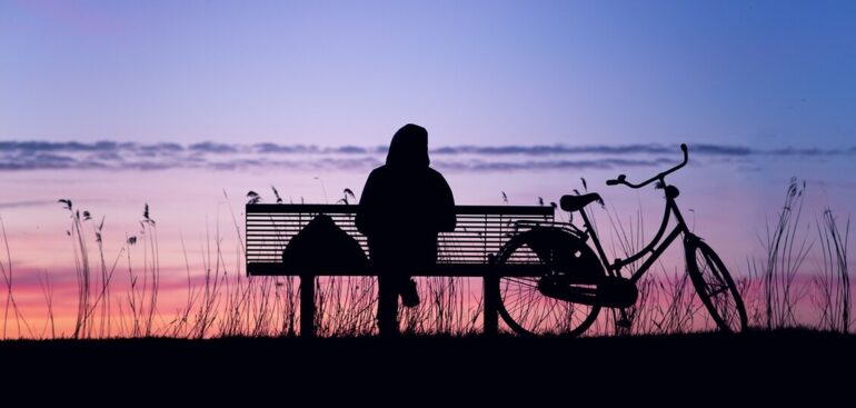 sentirsi-soli-potrebbe-aumentare-il-rischio-di-malattie-delle-valvole-del-cuore