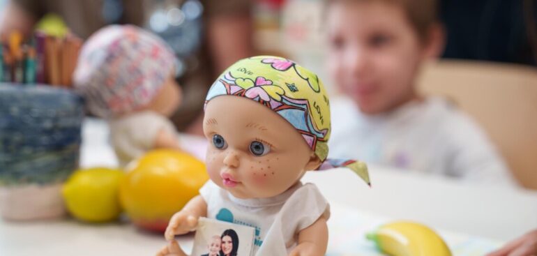 le-baby-pelones-arrivano-nella-sala-giochi-per-pazienti-oncologici-del-gemelli
