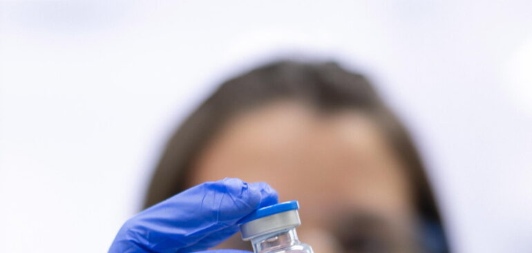 via-libera-di-ema-a-12-farmaci-e-all’aggiornamento-di-vaccini-per-il-covid