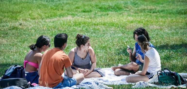 frutta,-verdura-e-molta-acqua,-la-guida-dell’iss-per-il-pranzo-di-ferragosto