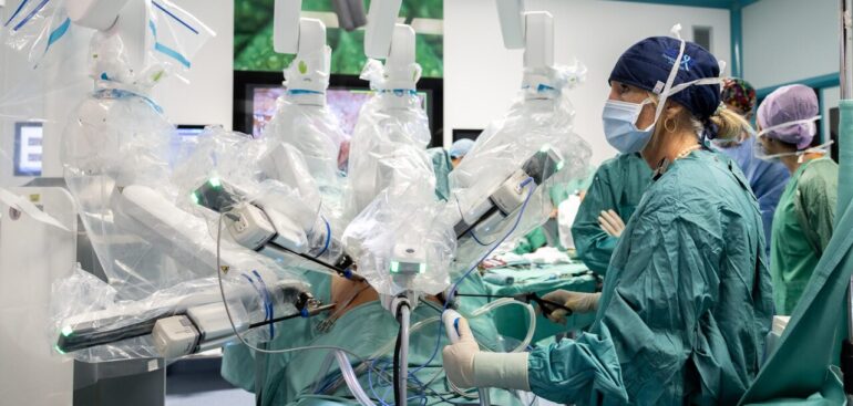 rimossi-tumori-del-colon-e-della-prostata-in-telechirurgia,-prima-volta-in-italia